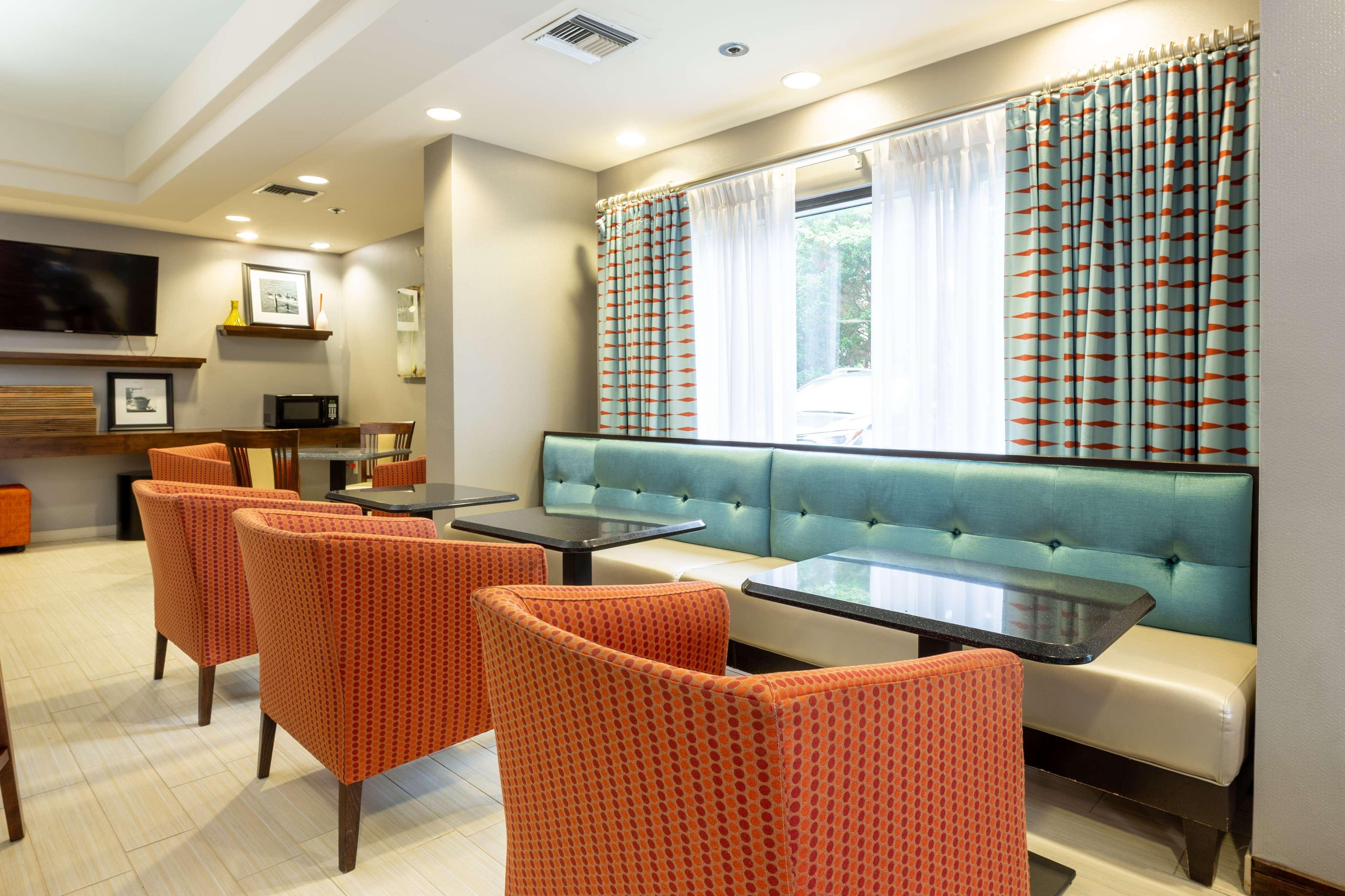 Hampton Inn Columbia I-26/Harbison Blvd Екстер'єр фото