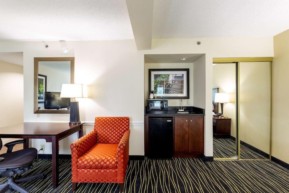 Hampton Inn Columbia I-26/Harbison Blvd Екстер'єр фото