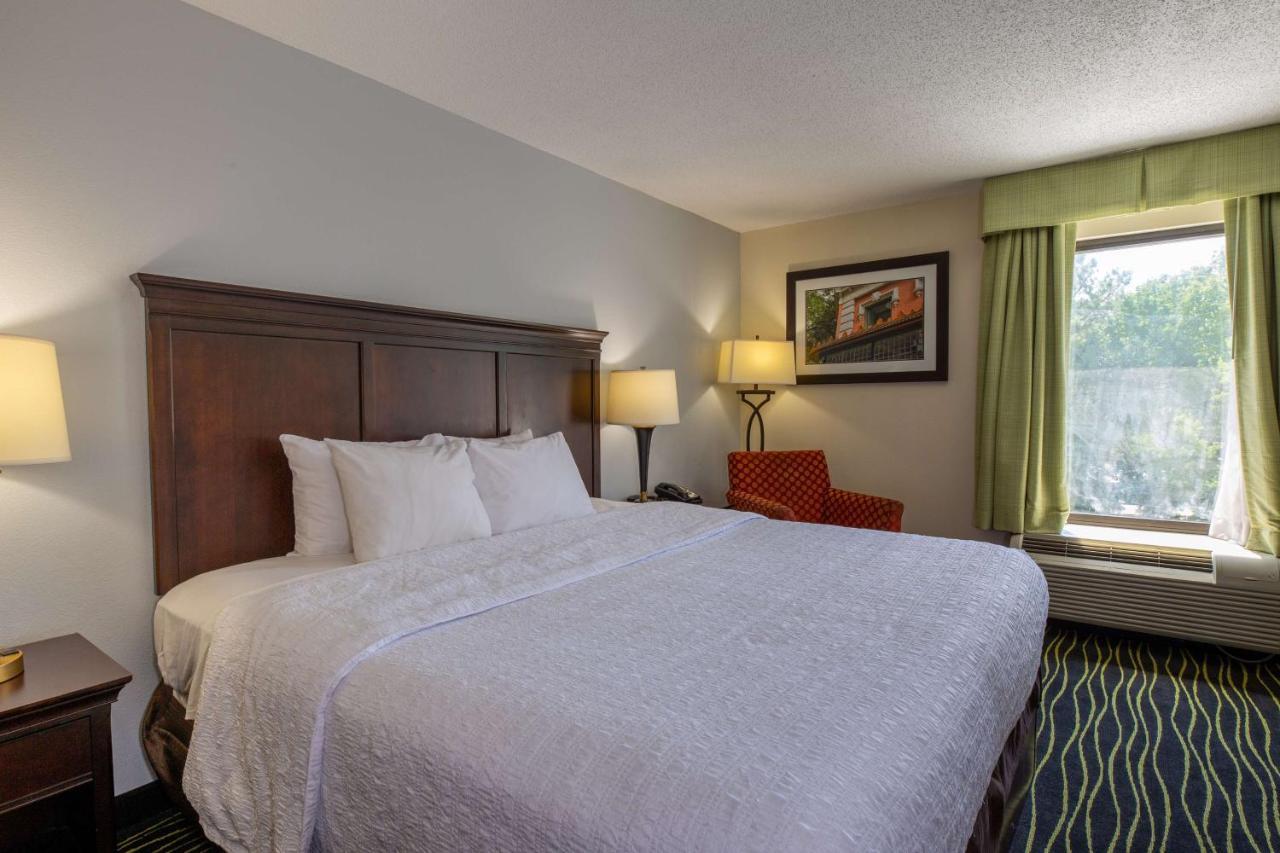 Hampton Inn Columbia I-26/Harbison Blvd Екстер'єр фото